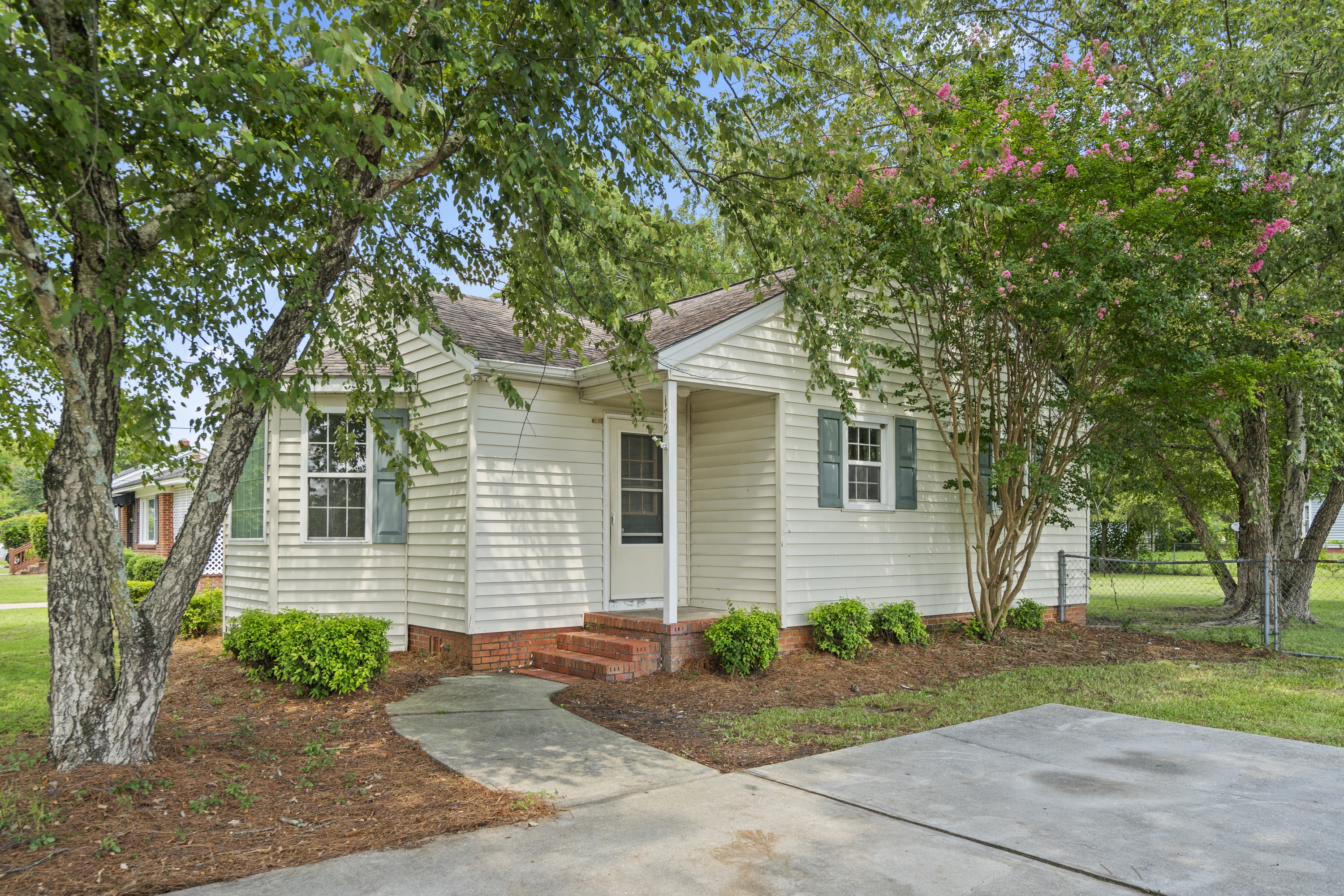 172 Aiken Dr